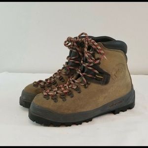 La Sportiva Walking on the Moon Jeff Lowe Mountain